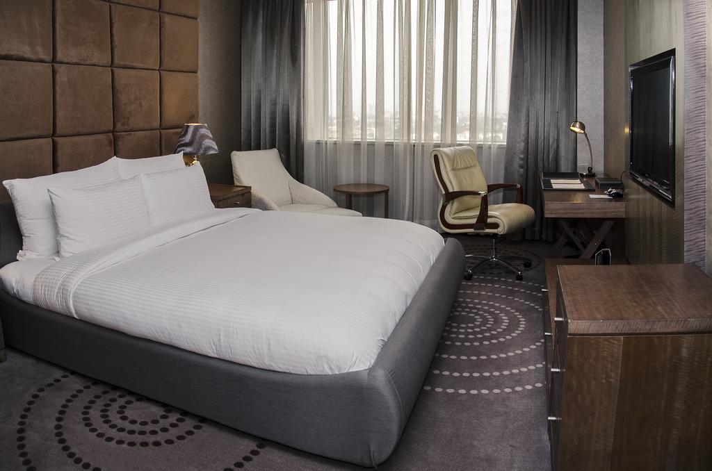 Fleuve Congo Hotel By Blazon Hotels Киншаса Экстерьер фото